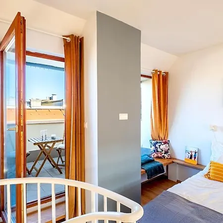 Rose Corner Apartment *